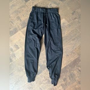 Basic joggers size 4